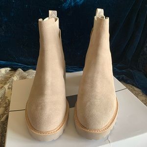 Size 10 dolce vita boots never worn.